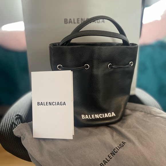Brand new Balenciaga for sale , includes everything in the picture - Picture 1 of 7